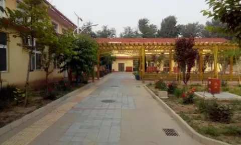 北京市怀柔区怀柔镇敬老院 · 封面
