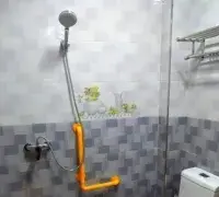 重庆万寿福居养老服务中心 · 卫生间