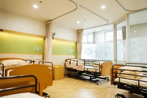 北京市海淀区广源长青养老中心 · 房间