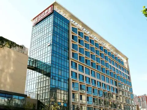 北京朝阳恭和老年公寓 · 封面