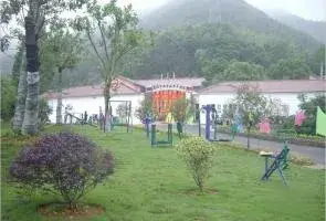 富阳市新登温馨养老院 · 封面