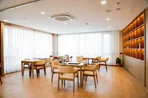 九如·银龄荟康养中心 · 餐厅
