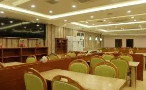 合展至善老年养护中心 · 餐厅