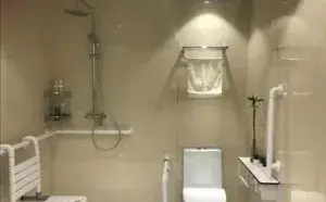 康逸·逸园养老服务中心 · 卫生间