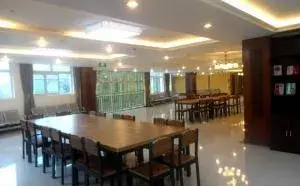 重庆市南岸区长生桥镇敬老院 · 餐厅
